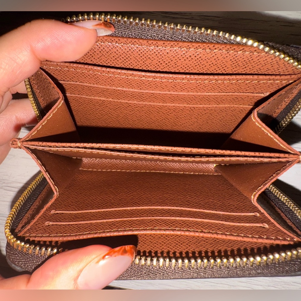 Louis Vuitton LV Monogram Zippy Coin Purse - Picture 8 of 11